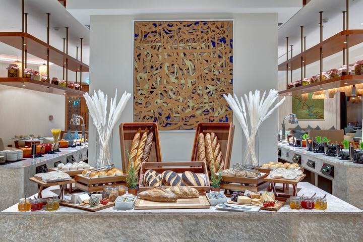 Dining 184 of 290