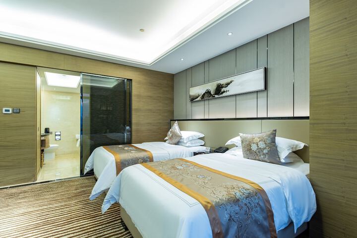 Room 10 of 216
