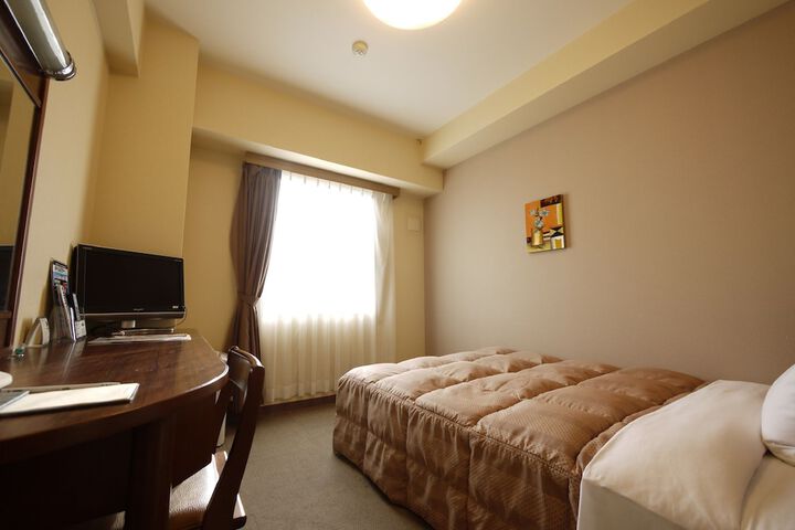 Room 5 of 27