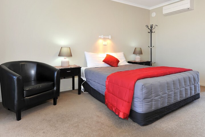 Room 5 of 44
