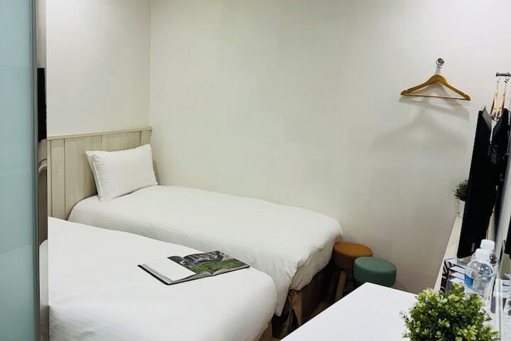 Room 28 of 56