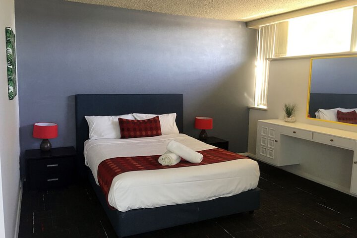 Room 13 of 33