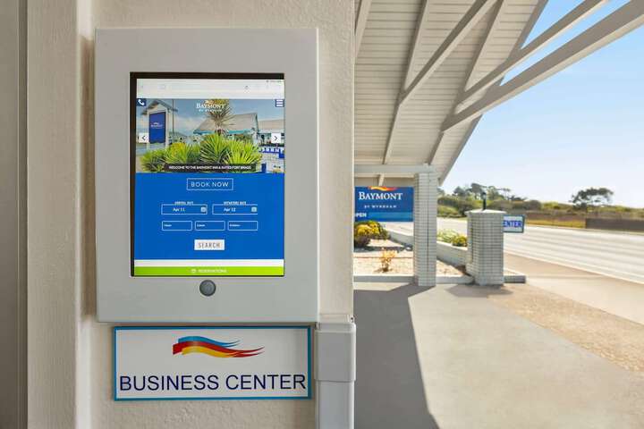 Business Center 28 of 34