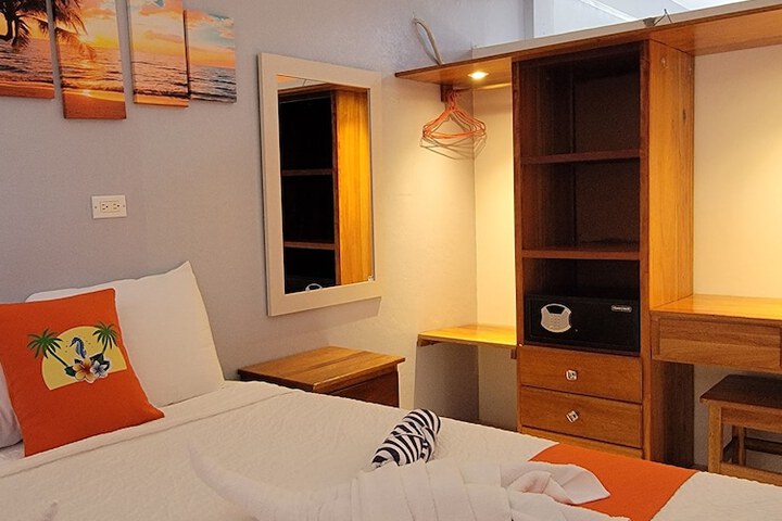 Room 34 of 124