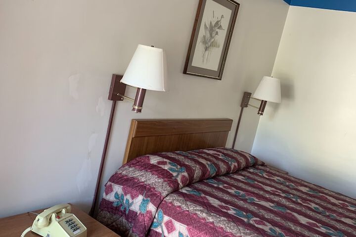 Room 5 of 25