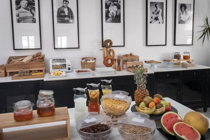 Breakfast/Coffee Service 200 of 227