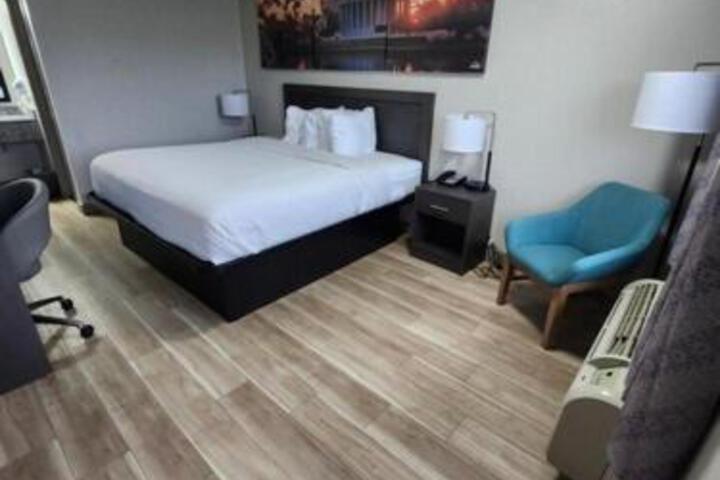 2 Double Beds (8 of 10)