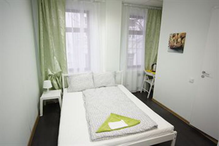 Room 8 of 27