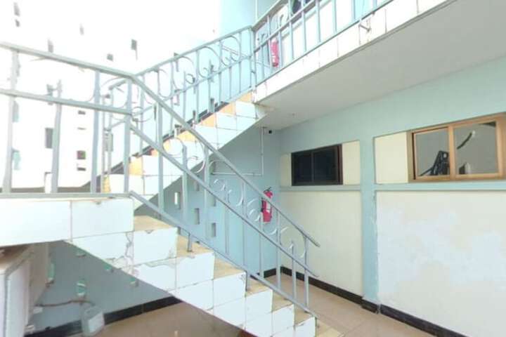 Room 6 of 82
