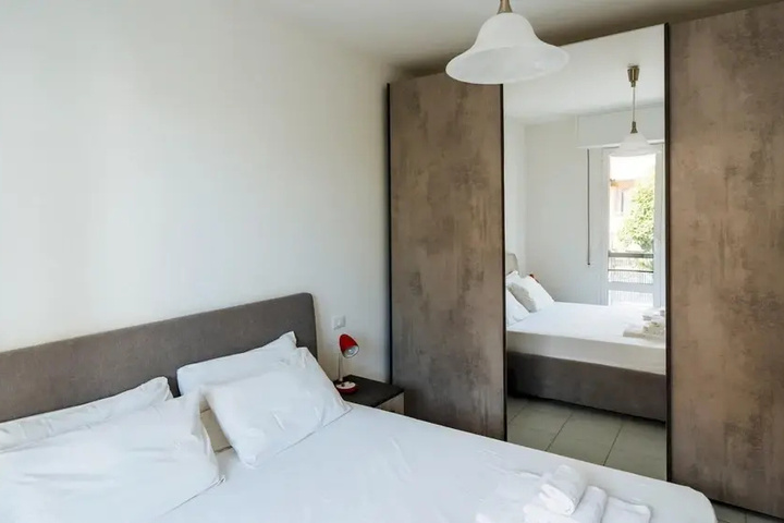 Room 3 of 20