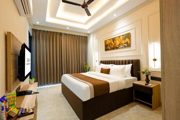Leaf 9 Grand Near Udyog vihar and Yashobhoomi