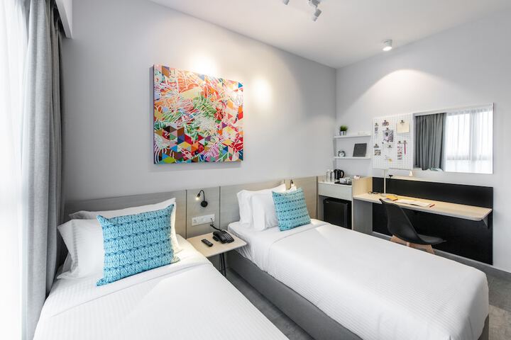 Room 16 of 33