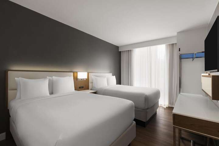 Room 32 of 51