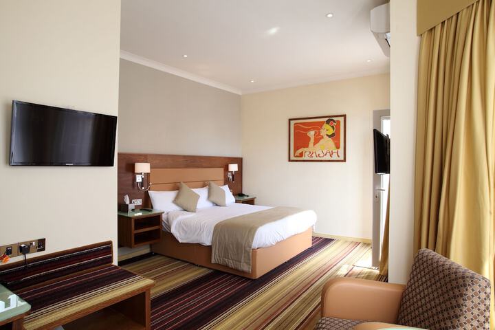 Room 3 of 70