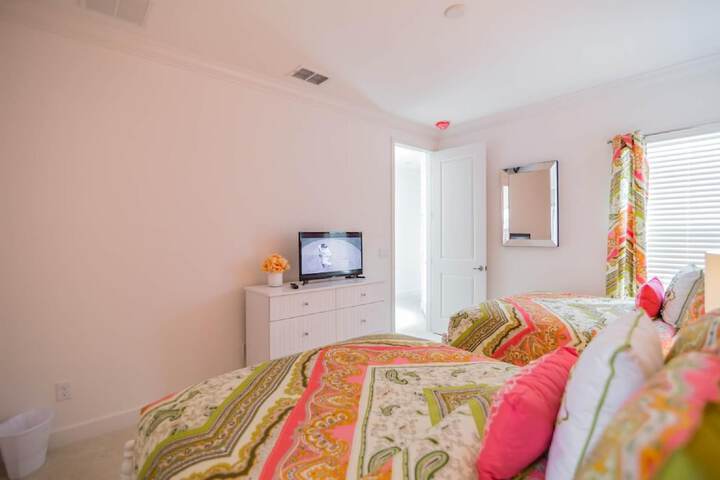 Room 6 of 48