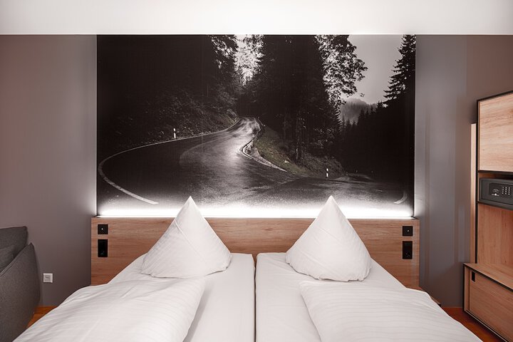 Room 9 of 60