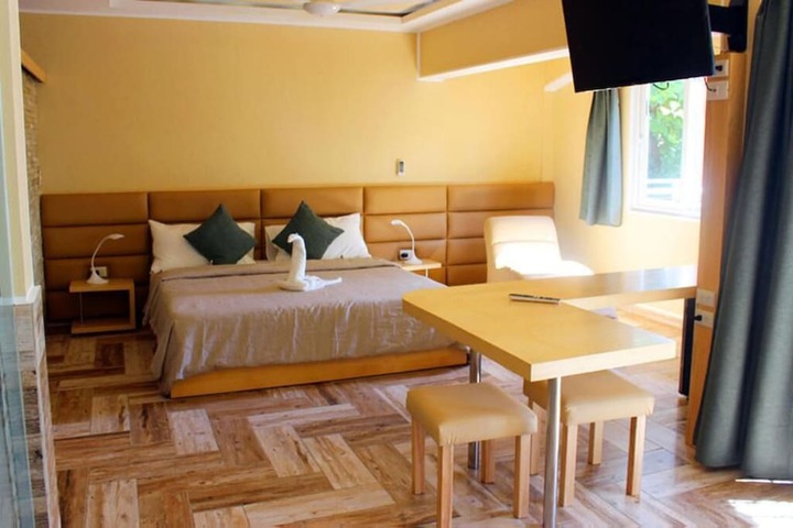 Room 18 of 157