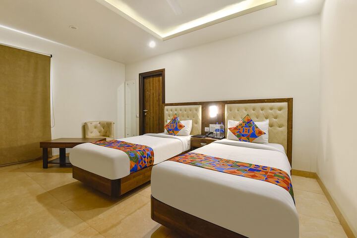 Room 15 of 30