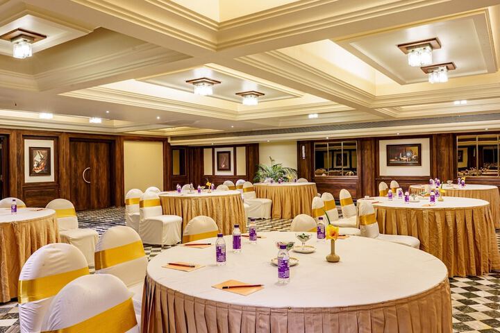 Ballroom/Hall 85 of 123