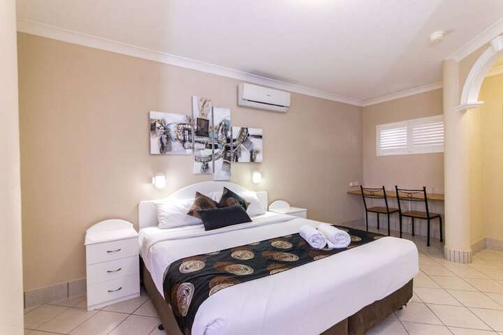 Room 7 of 24