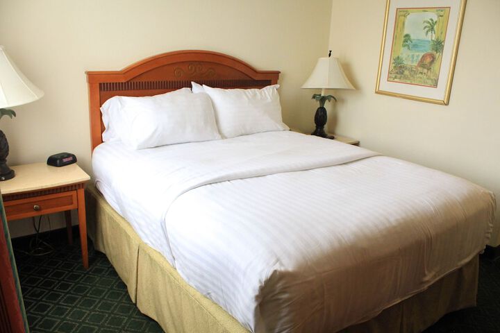 Standard Queen Bed Accessible (2 of 5)