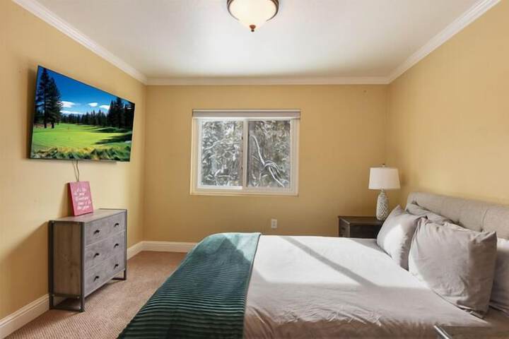 Room 3 of 28