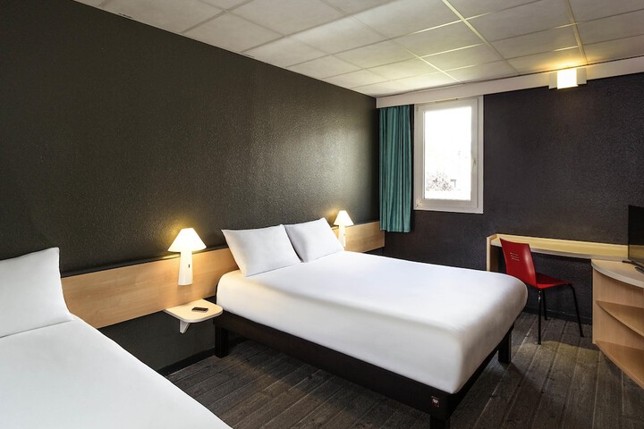 Room 3 of 24