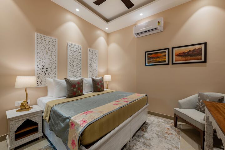 Room 5 of 226