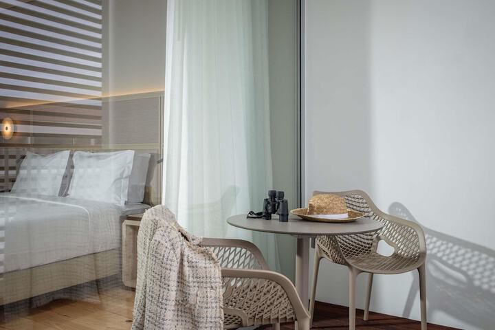 Room 25 of 105