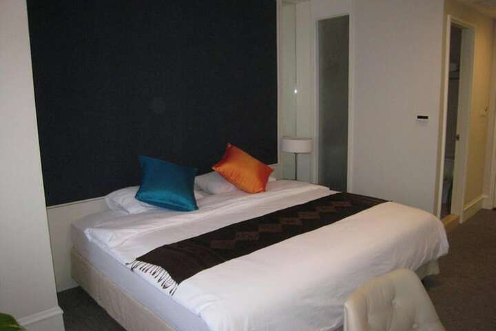 Room 11 of 49