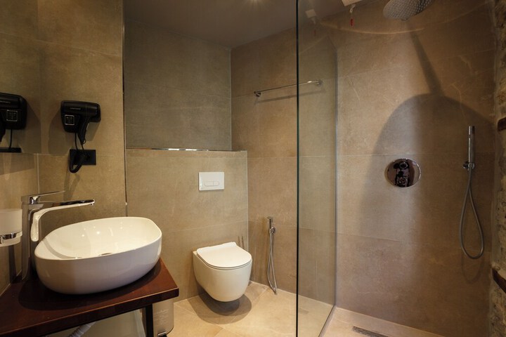 Room 35 of 42