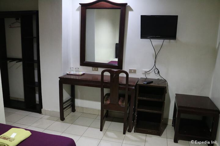 Room 8 of 14