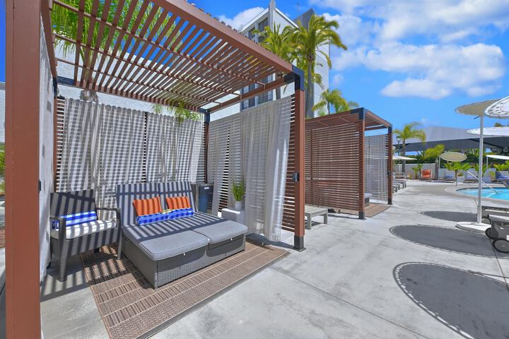 Pool Hotel