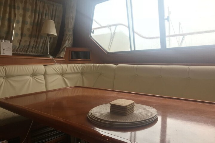 Room 8 of 11