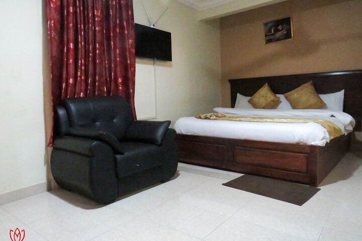 Room 25 of 119