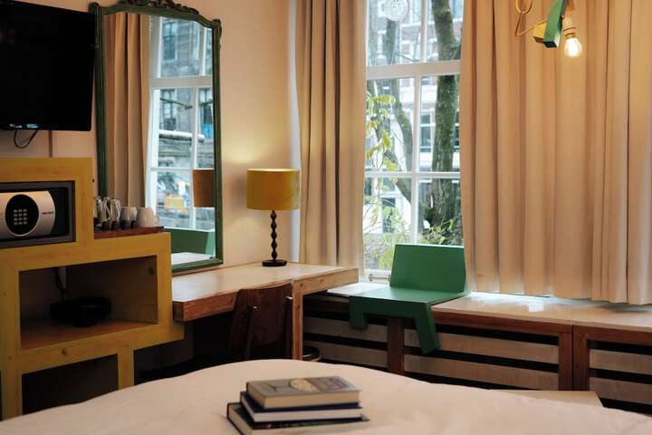 Room 27 of 45