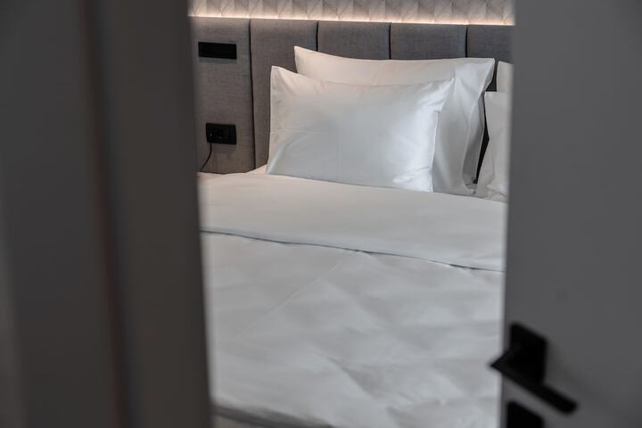 Room 8 of 31