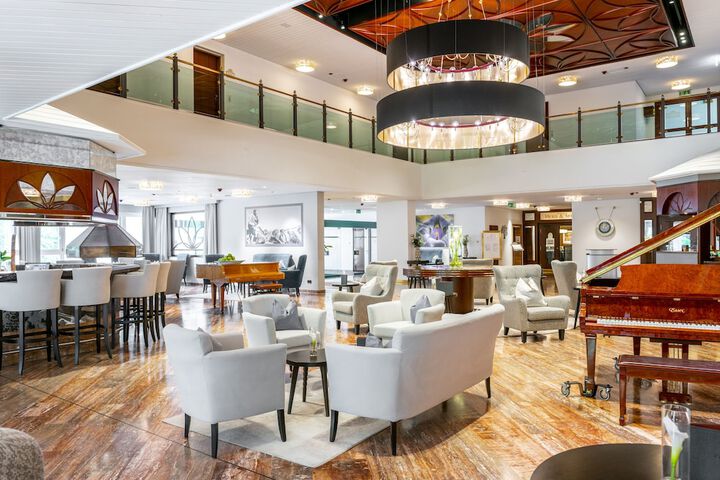 Guest Lobby