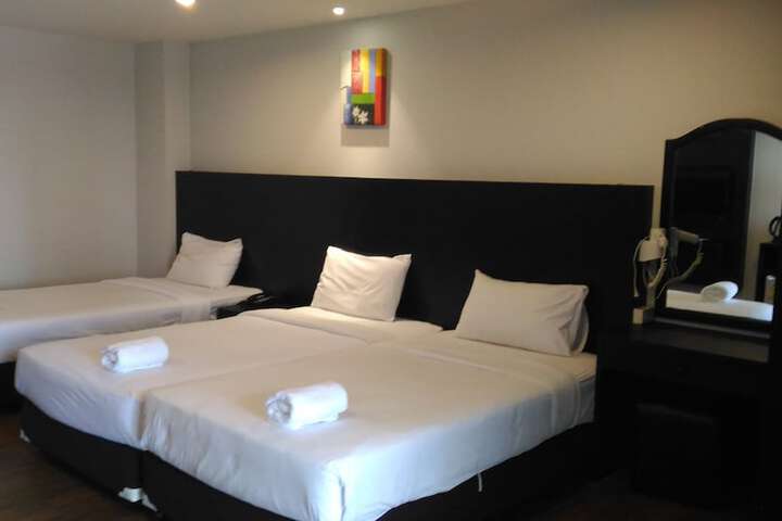 Room 25 of 186
