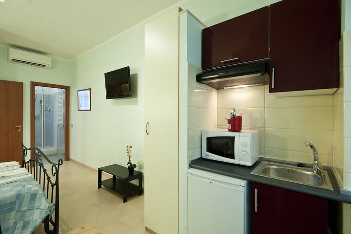Room 13 of 35