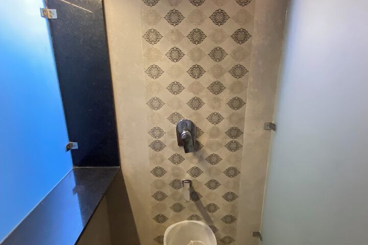 Room 123 of 189
