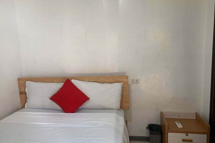 Room 11 of 37