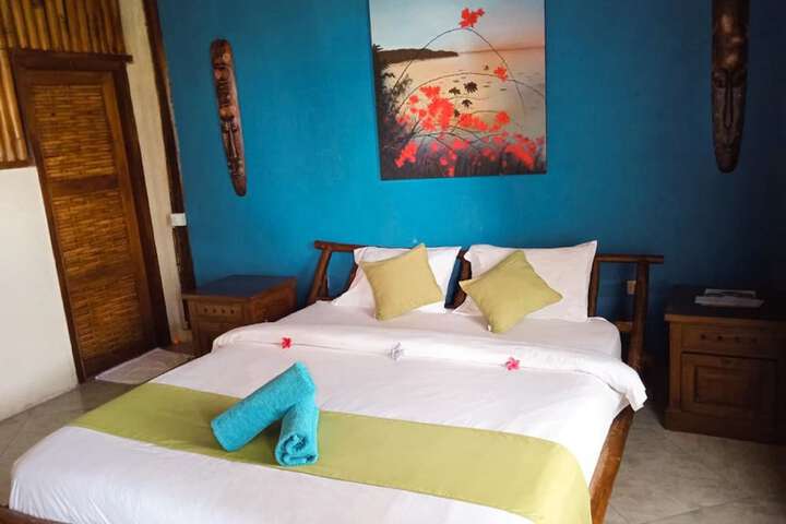 Room 3 of 20