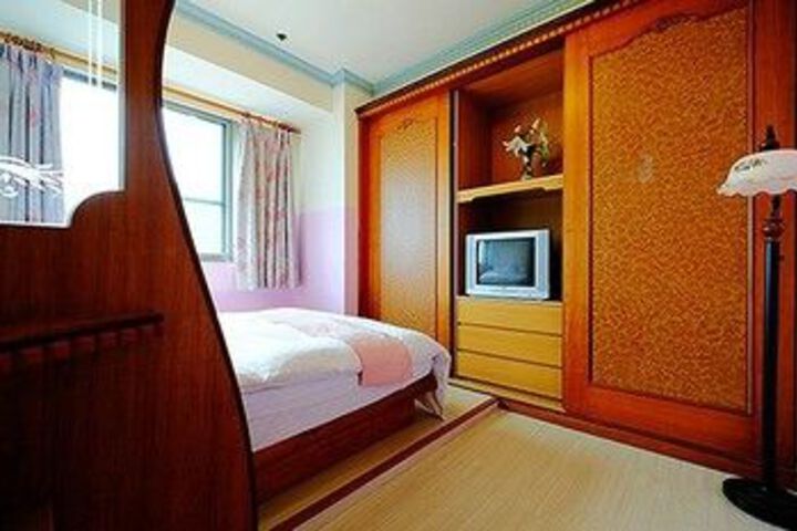 Room 21 of 26