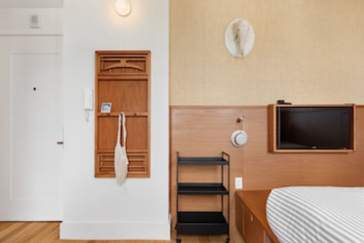 Room 49 of 171