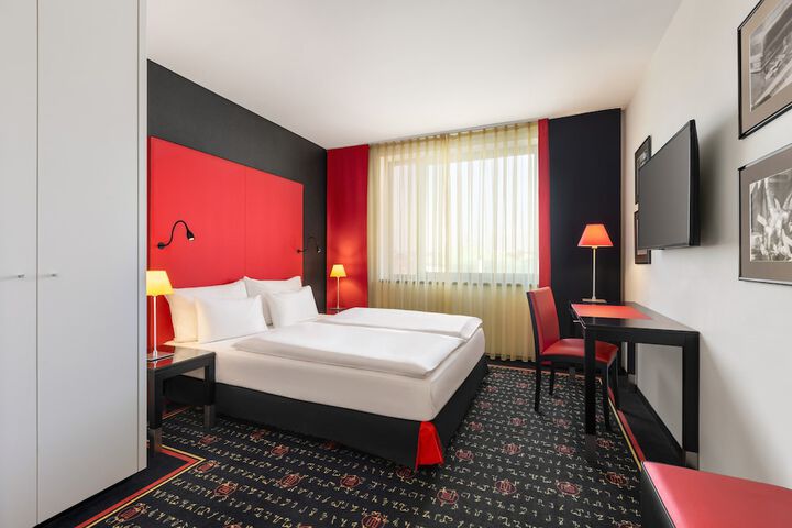 Room 4 of 24