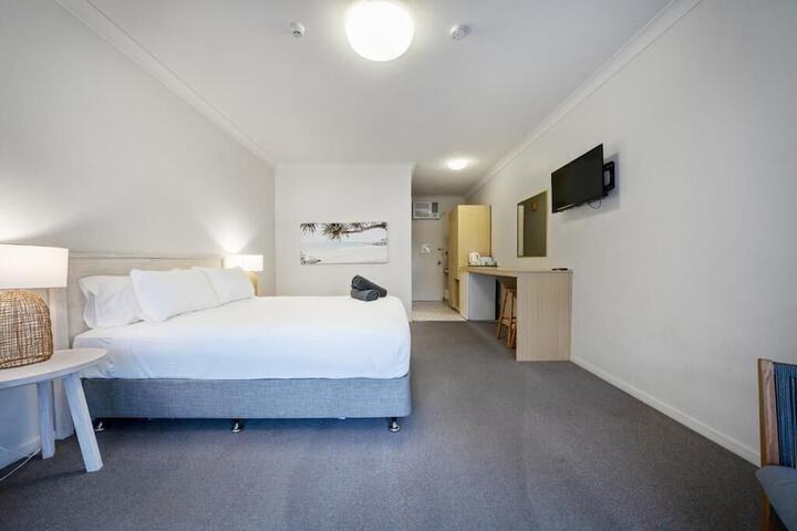 Room 8 of 38