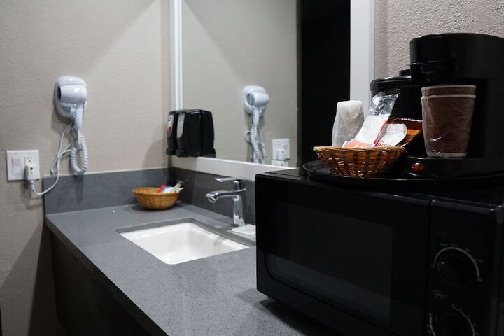 Bathroom amenities