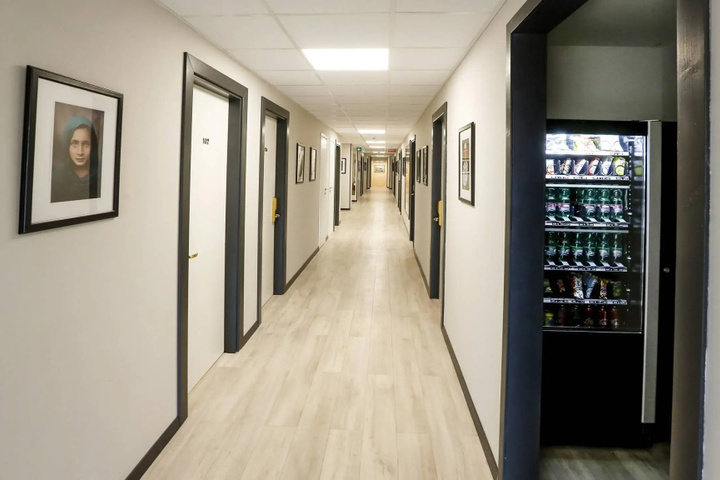 Room 25 of 27