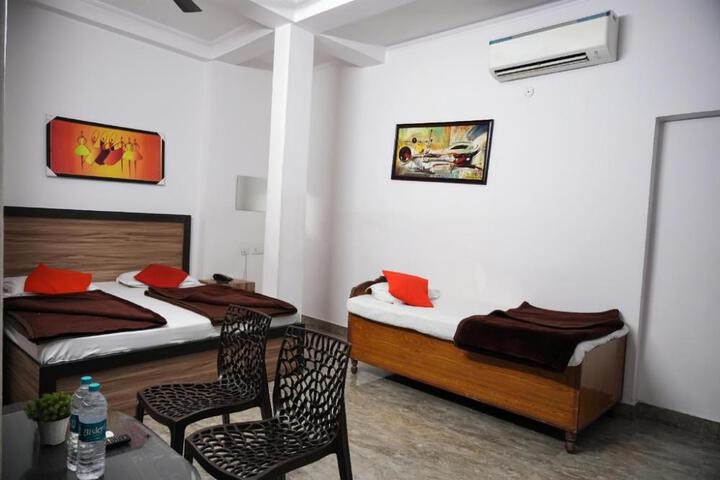 Image of Surya Inn at 1 Min Walk in from Nizamuddin Railway